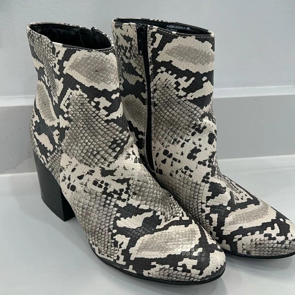 Madden girl boots, 3 inch heal, reptile, black, gray, and cream. Smoke free home